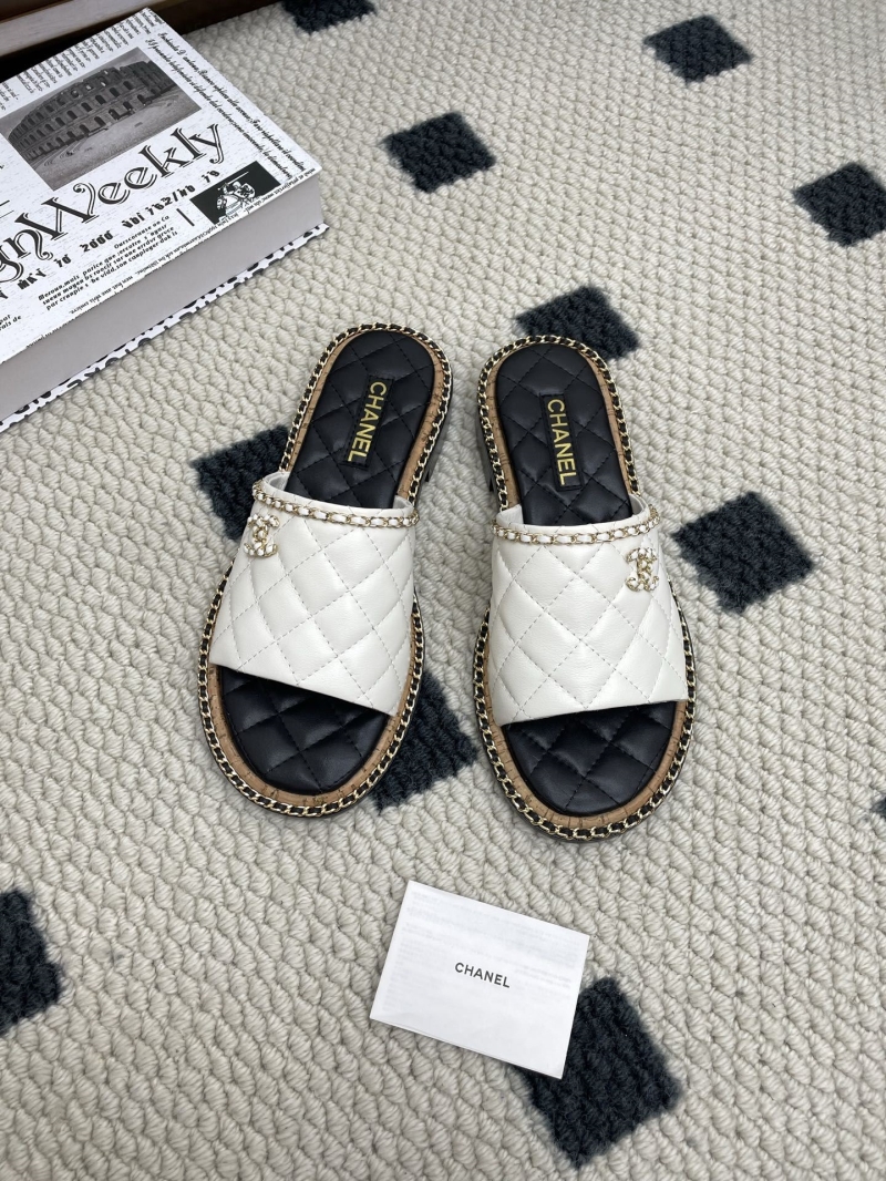 Ch**el slippers